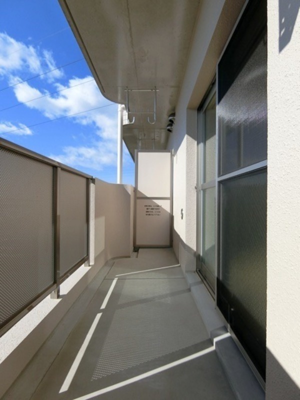 バルコニー　図面と現状に相違がある場合には現状を優先