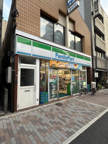 コンビニ　ファミリーマート（コンビニ）まで169m