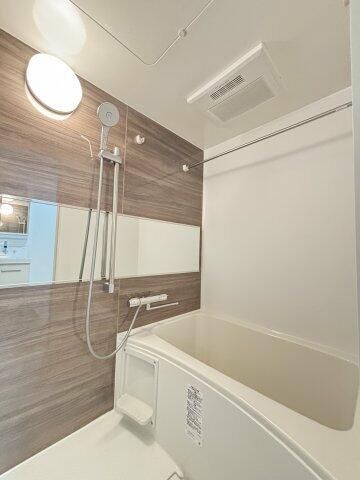 バス・シャワールーム　ゆったり過ごせるお風呂です