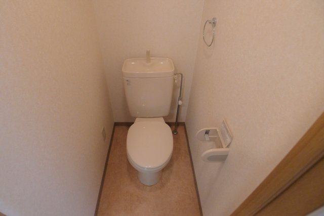 トイレ　同間取り別部屋のお写真です