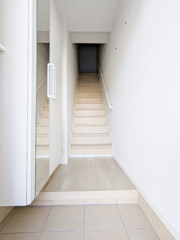 玄関　図面と現状に相違がある場合には現状を優先