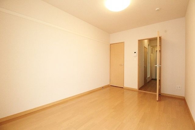 その他部屋・スペース　★お部屋によってはフローリングもあります