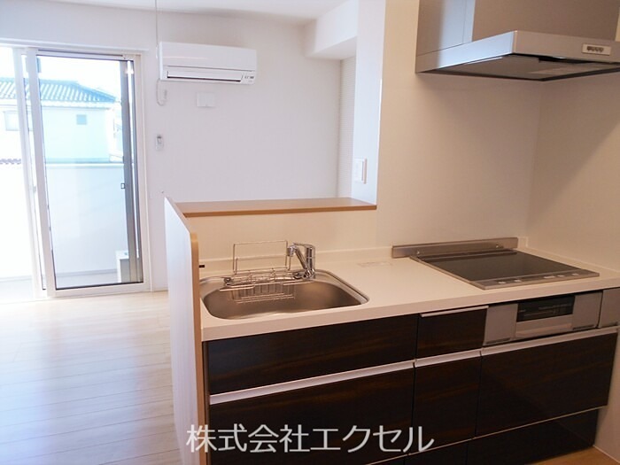 キッチン　人気の対面式キッチンです。