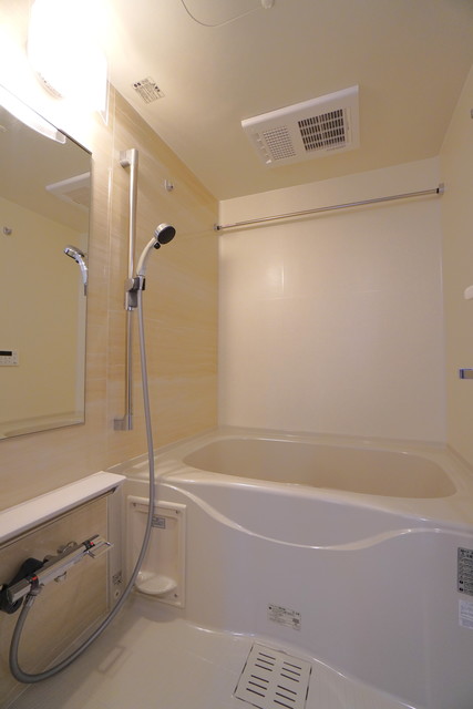 バス・シャワールーム　※写真は同タイプ住戸です。