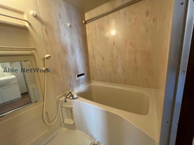 バス・シャワールーム　追い焚き機能付きです♪♪