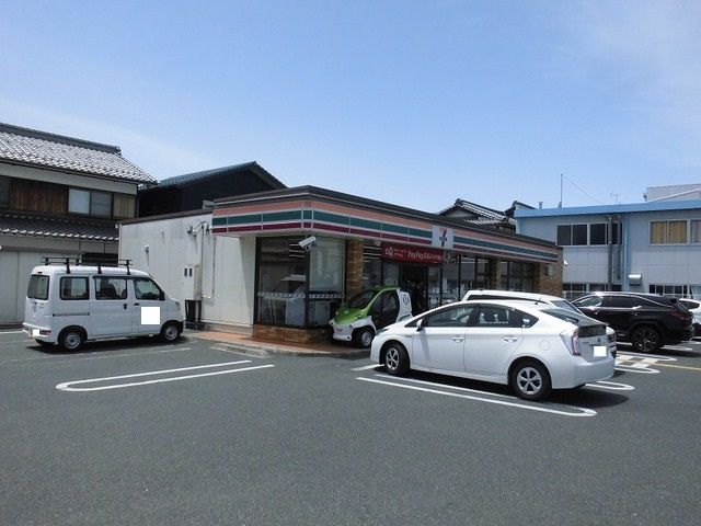 コンビニ　セブンイレブン能登川垣見店様（コンビニ）まで450m