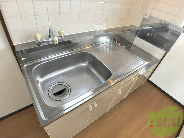 キッチン　キッチンは調理スペースもしっかりあってお料理しやすそうですね