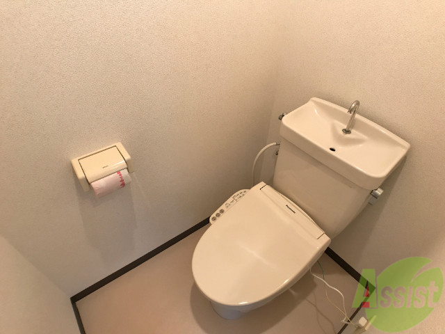 トイレ　トイレにはちゃんとウォシュレットも備え付け