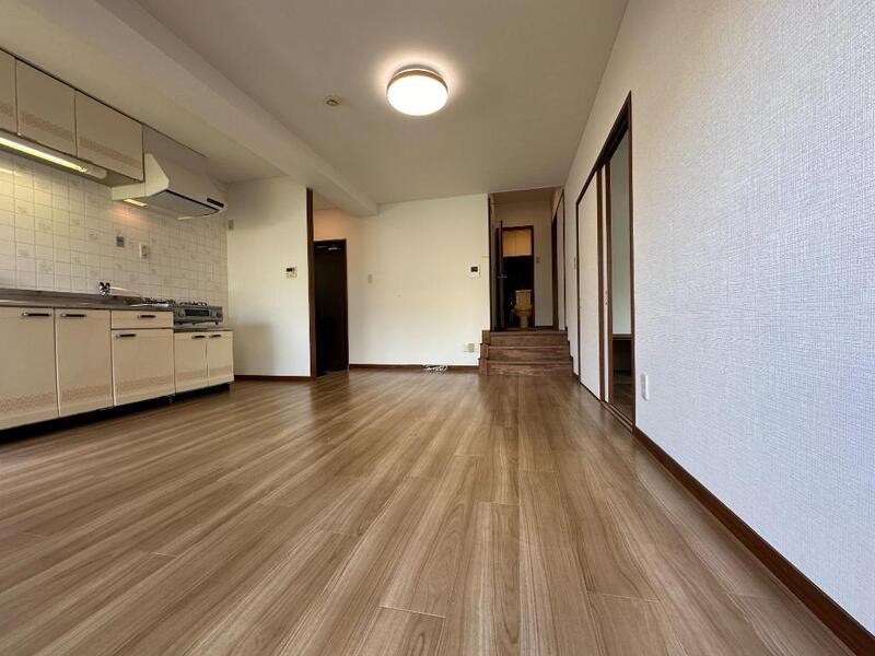 居室・リビング　床色が明るくて綺麗です♪