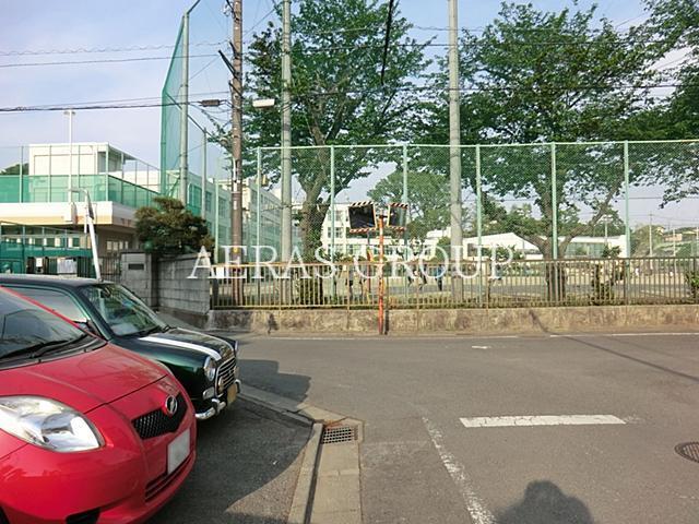 中学校　福生市立第三中学校（中学校）まで537m