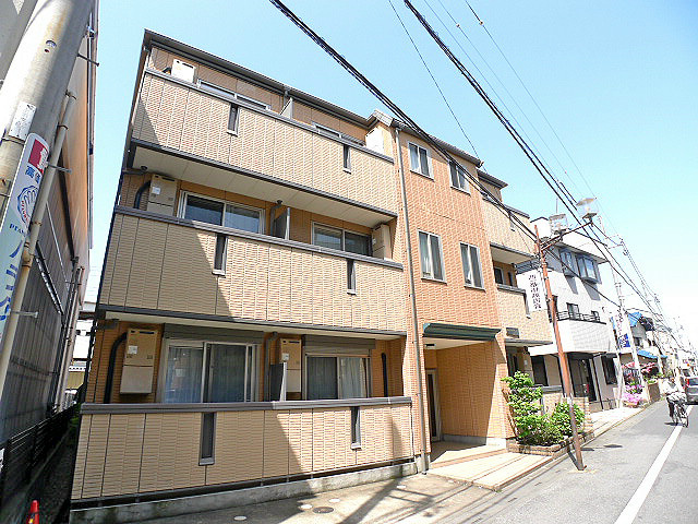 建物外観　アルカディア越谷のご紹介は住まいの窓口　アソシエへお任せ下さ