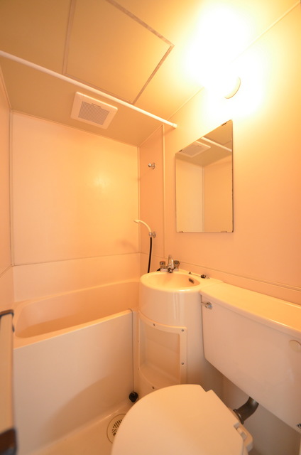 バス・シャワールーム　～１日の疲れを流しましょう～