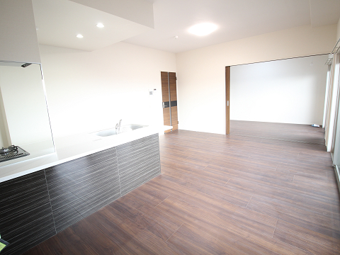 居室・リビング　※他室写真～現況優先～