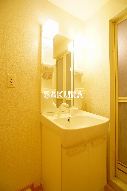 洗面設備　身支度に欠かせない独立洗面台♪