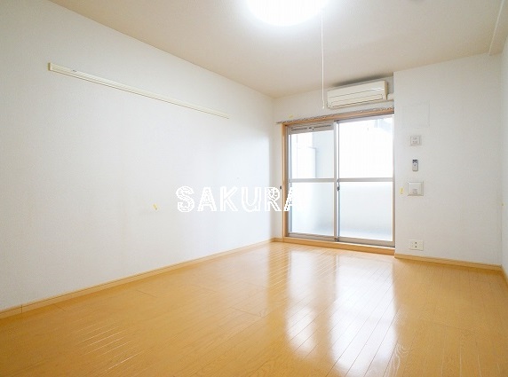 居室・リビング　開放感のあるゆったりとしたお部屋です♪