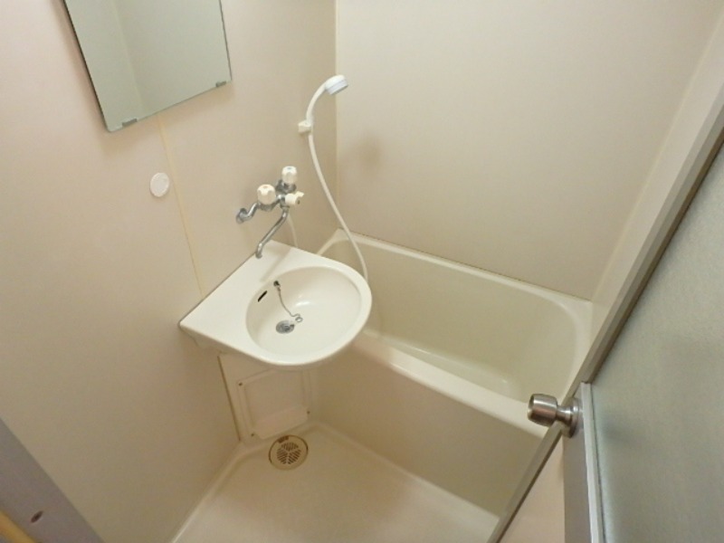 バス・シャワールーム　図面と現状に相違がある場合には現状を優先