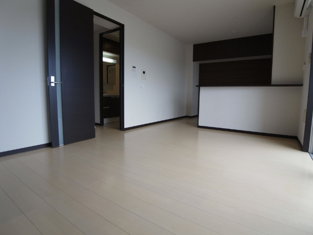 居室・リビング　※同型タイプ・色違いの可能性あり