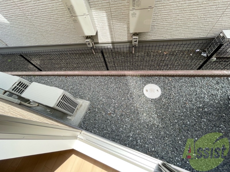 バルコニー　こちらはベランダになります。ご確認ください。