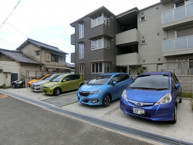 駐車場　駐車場