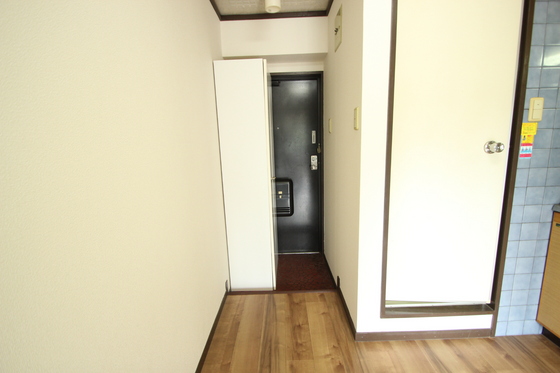 玄関　※別部屋の写真です