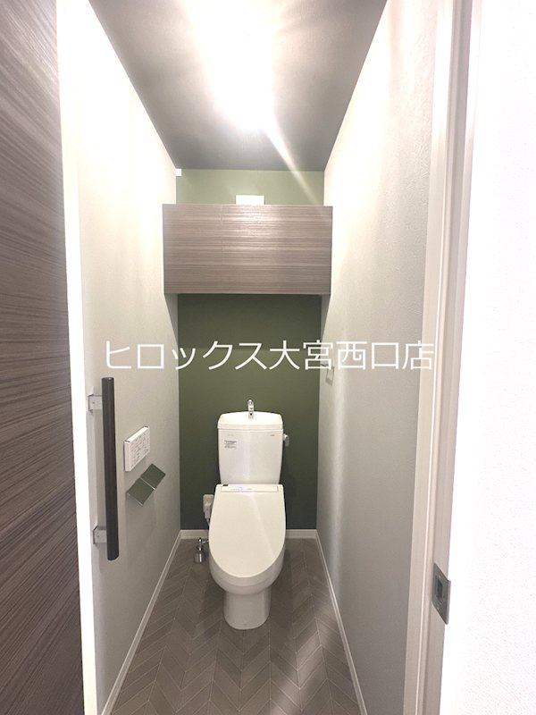 トイレ　温水洗浄便座付き