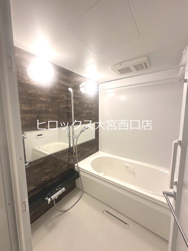 バス・シャワールーム　浴室乾燥機付き