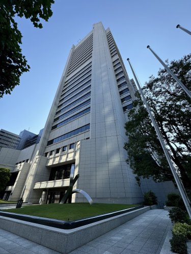 銀行　株式会社りそなホールディングス大阪本社（銀行）まで97m