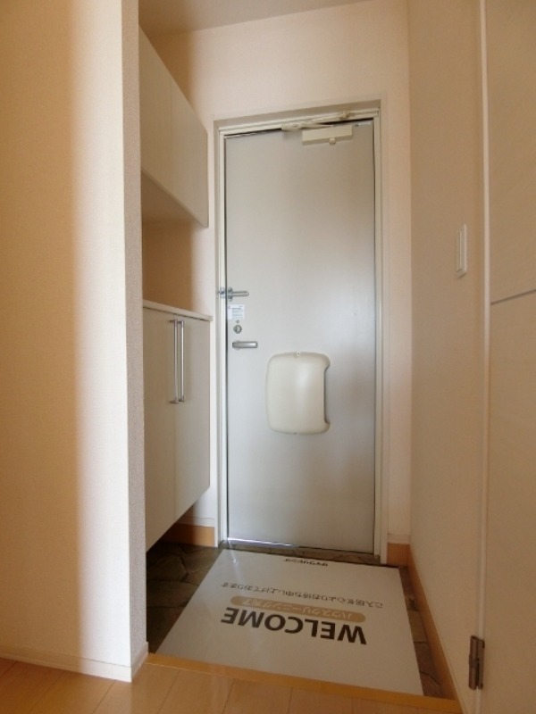 玄関　図面と現状に相違がある場合には現状を優先