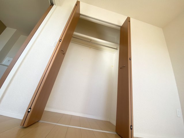 収納　※同タイプの物件写真となり、実際は白を基調にした色となります