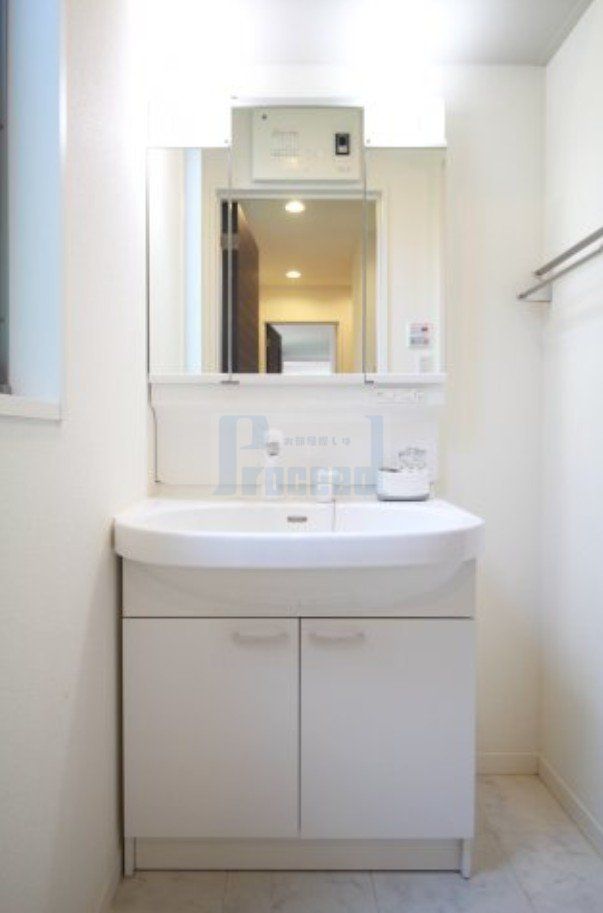 洗面設備　うれしい独立洗面台！