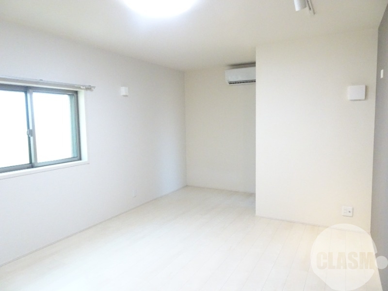 居室・リビング　明るいお部屋です♪