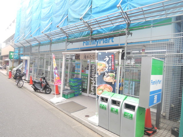 コンビニ　ファミリーマート祐天寺駅前店（コンビニ）まで382m