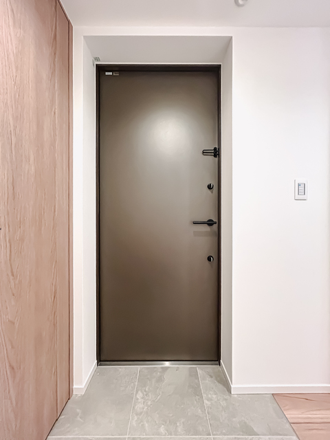 玄関　※写真は同タイプ住戸です。