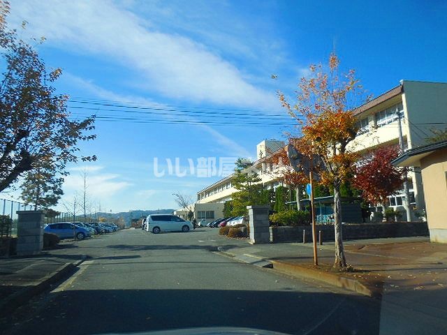 中学校　河北町立河北中学校（中学校）まで492m