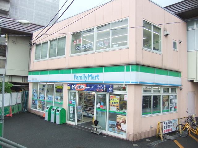 コンビニ　ファミリーマート 西武国分寺駅前店（コンビニ）まで240m