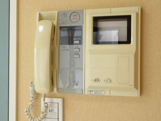 セキュリティ　モニタ付きインターホン　※別室参考写真