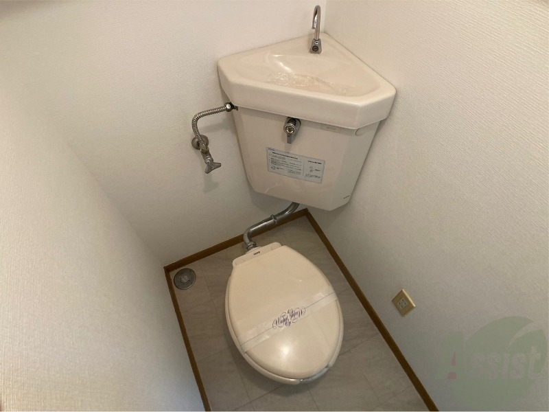 トイレ　こちらはトイレです。清潔感があり、安心して使用できます。