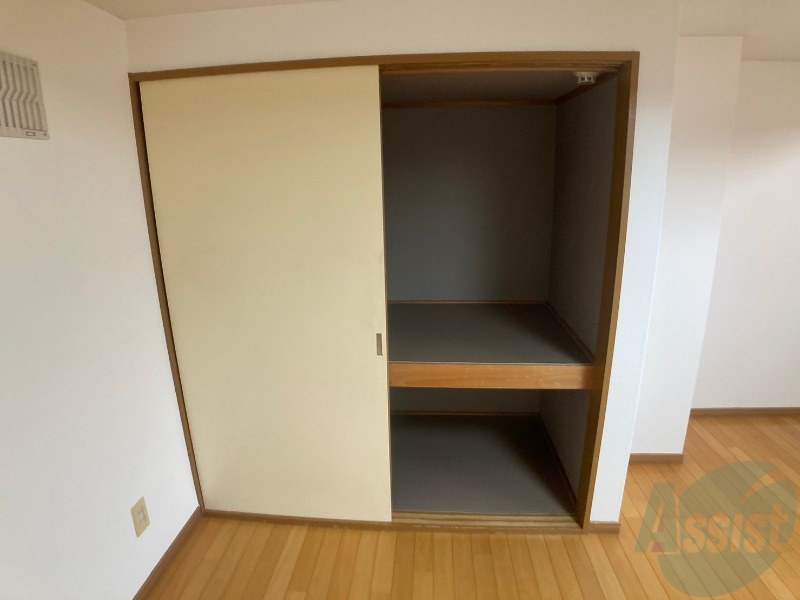 収納　こちらは収納です。物をしまう事ができますね！