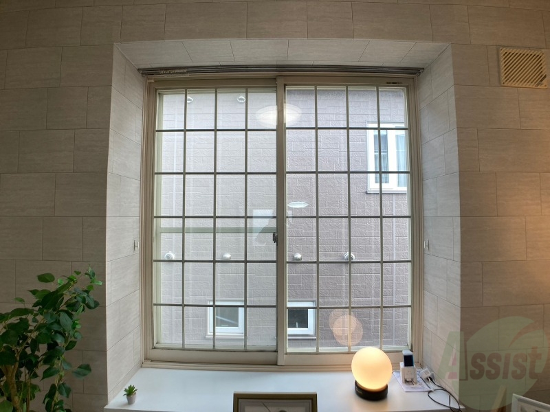 バルコニー　窓が沢山あると日がたっぷり入って気持ち良いですよね！