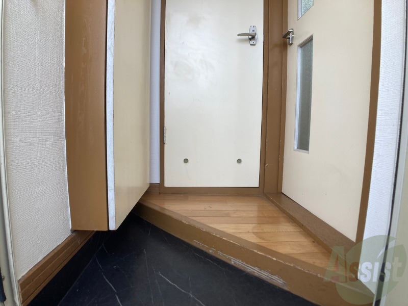 玄関　玄関の様子です。明るい印象ですね。気分もあがりそう。