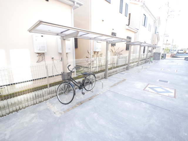 その他共有部分　★屋根付き駐輪場がございます★