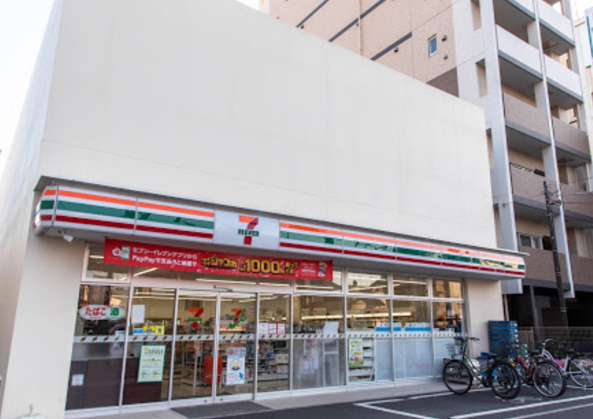 コンビニ　セブンイレブン荒川3丁目店（コンビニ）まで374m
