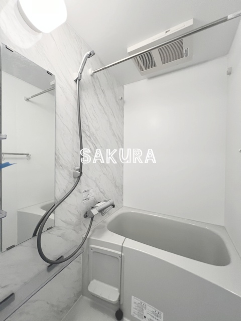 バス・シャワールーム　雨の日にも安心の浴室乾燥機付き♪