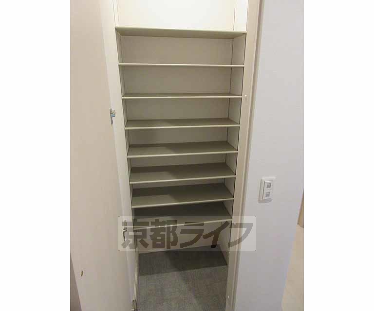 収納　靴箱です。