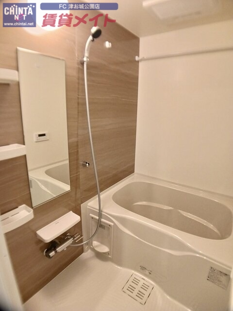 バス・シャワールーム　同型参考写真です。