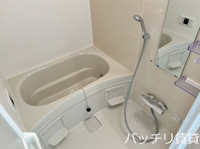 バス・シャワールーム　建設中の為、現状優先。類似タイプ