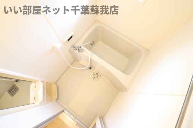 バス・シャワールーム　コンパクトで使いやすいお風呂です