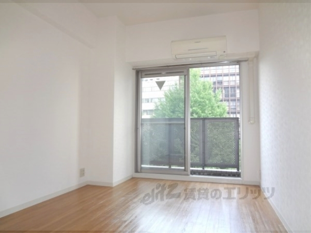 居室・リビング　７帖