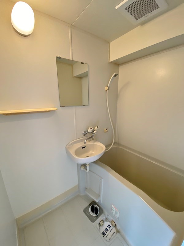 バス・シャワールーム　別室の画像です、ご参考までに