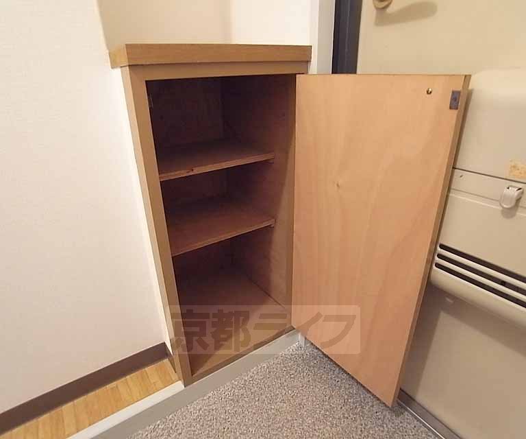 収納　玄関横の収納です。